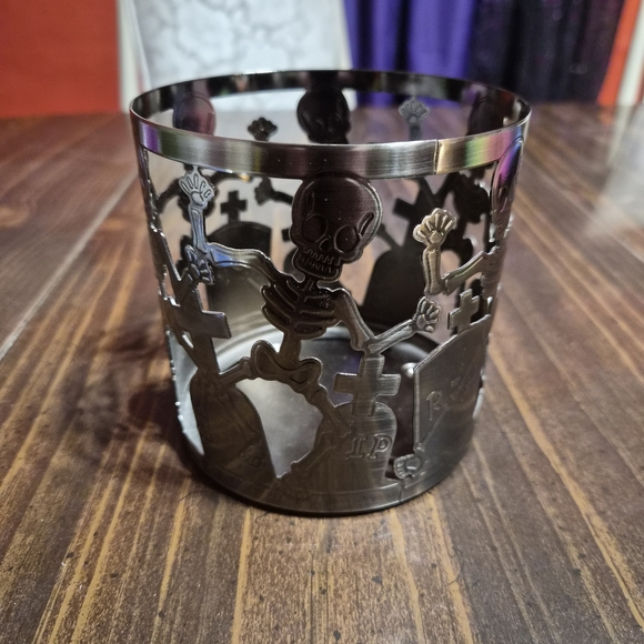 Yankee Candle Metal Skeleton Candle Holder - Picture 2 of 3